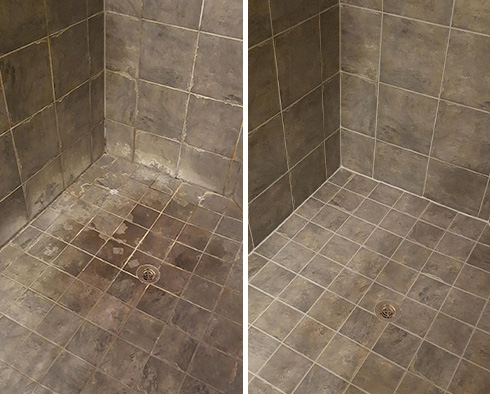 Before and After Picture of a Bathroom Caulking Service in Dallas, TX